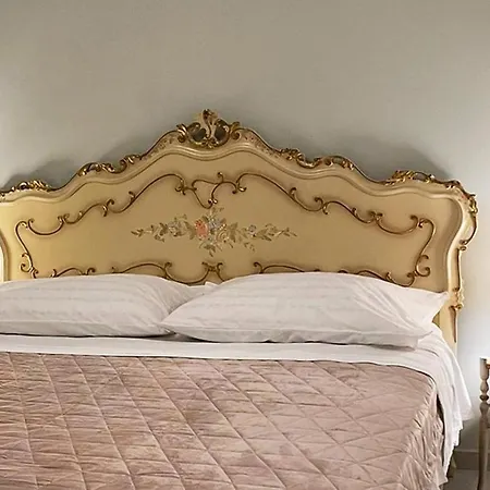 Dimora Picco Couette-café 3*