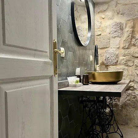 Dimora Picco Couette-café 3*