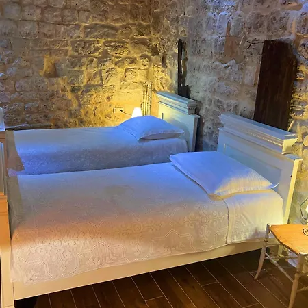 Dimora Picco Couette-café Trogir