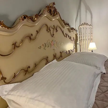 Dimora Picco Couette-café Trogir